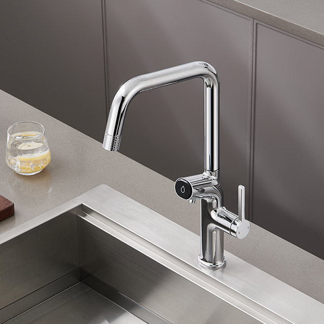 brass kitchen faucet